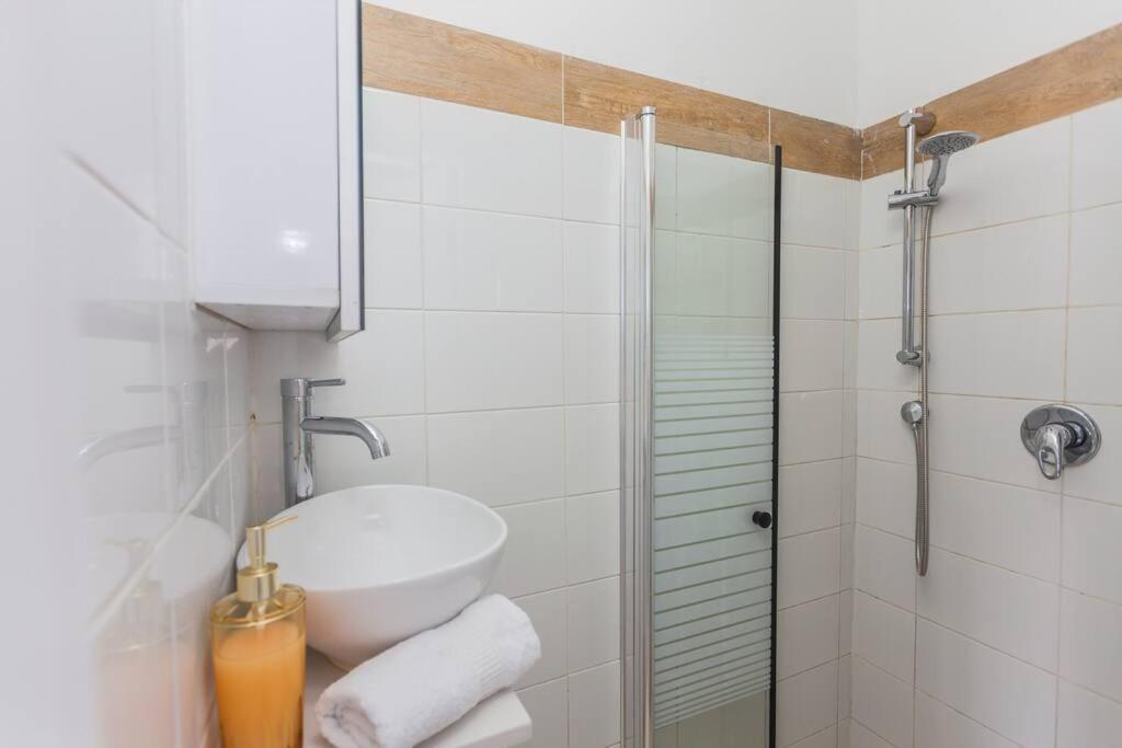 Perfectly Located Studio, Seaview, 2 Min To Sea! #6 Apartment Tel Aviv Luaran gambar